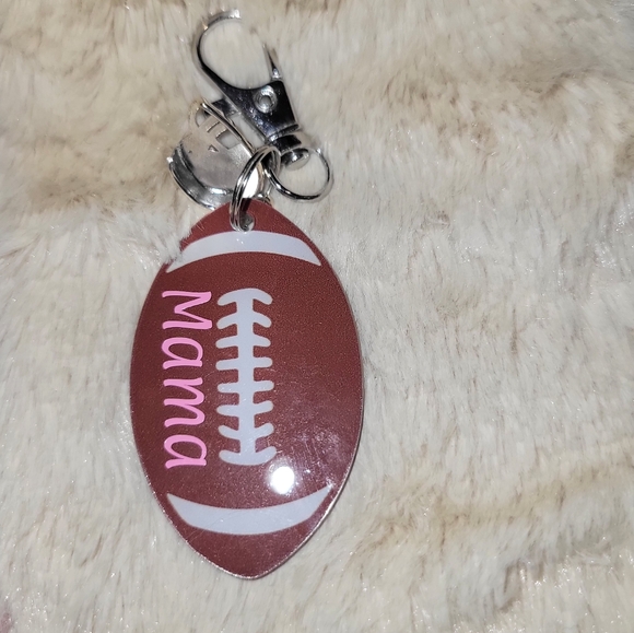🏖$5 Mama football Keychain - Picture 3 of 5
